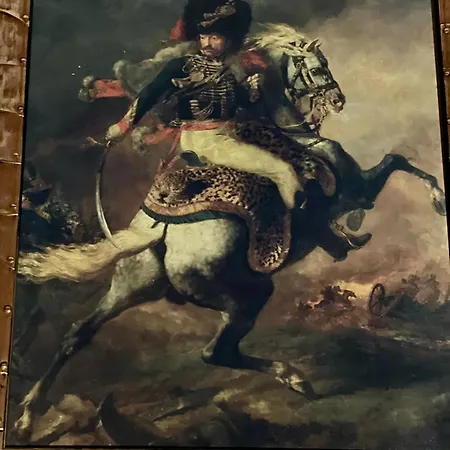 Classic Story In Old I Apartman