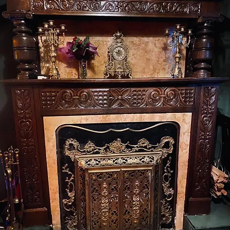 Classic Story In Old I Apartman