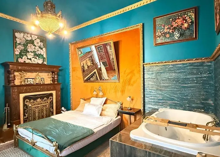 Classic Story In Old I Apartament